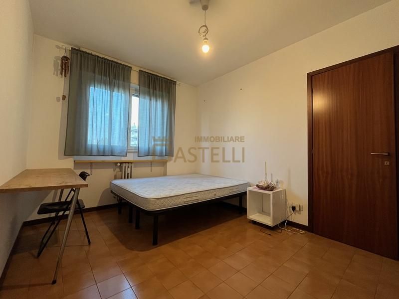 3 Locali - Via Russoli 